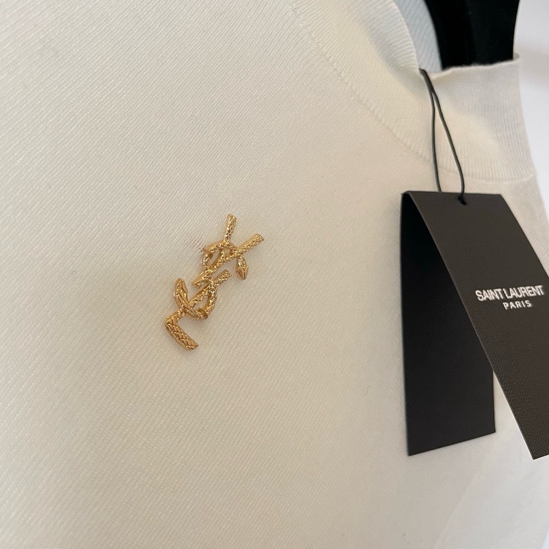 圣罗兰羊毛加真丝金属字母半高领内搭 修身套头长袖针织打底衫女秋 1、中间订，颜色：黑色、白色、驼色、枣红