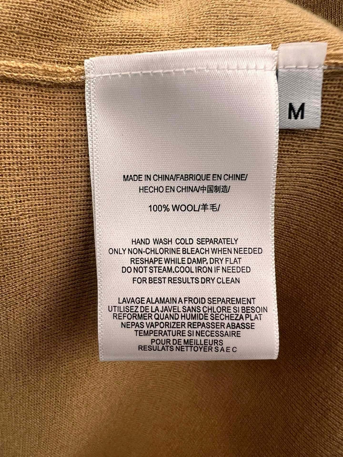 圣罗兰羊毛加真丝金属字母半高领内搭 修身套头长袖针织打底衫女秋 颜色：黑色／白色码数：S ～𠃊