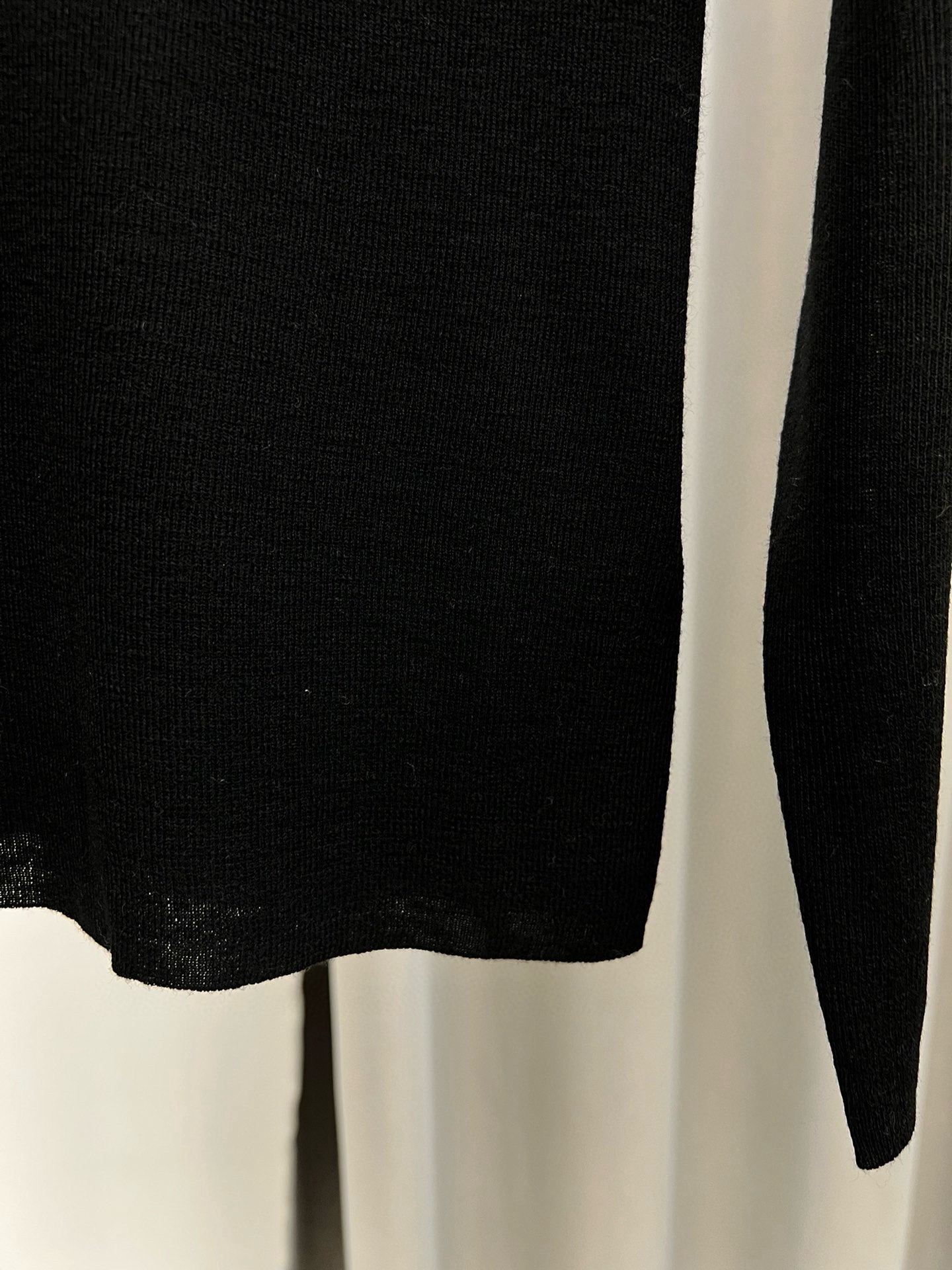 圣罗兰羊毛加真丝金属字母高领内搭 修身套头长袖针织打底衫女秋 颜色，白色、黑色、枣红，驼色、灰色码数：S