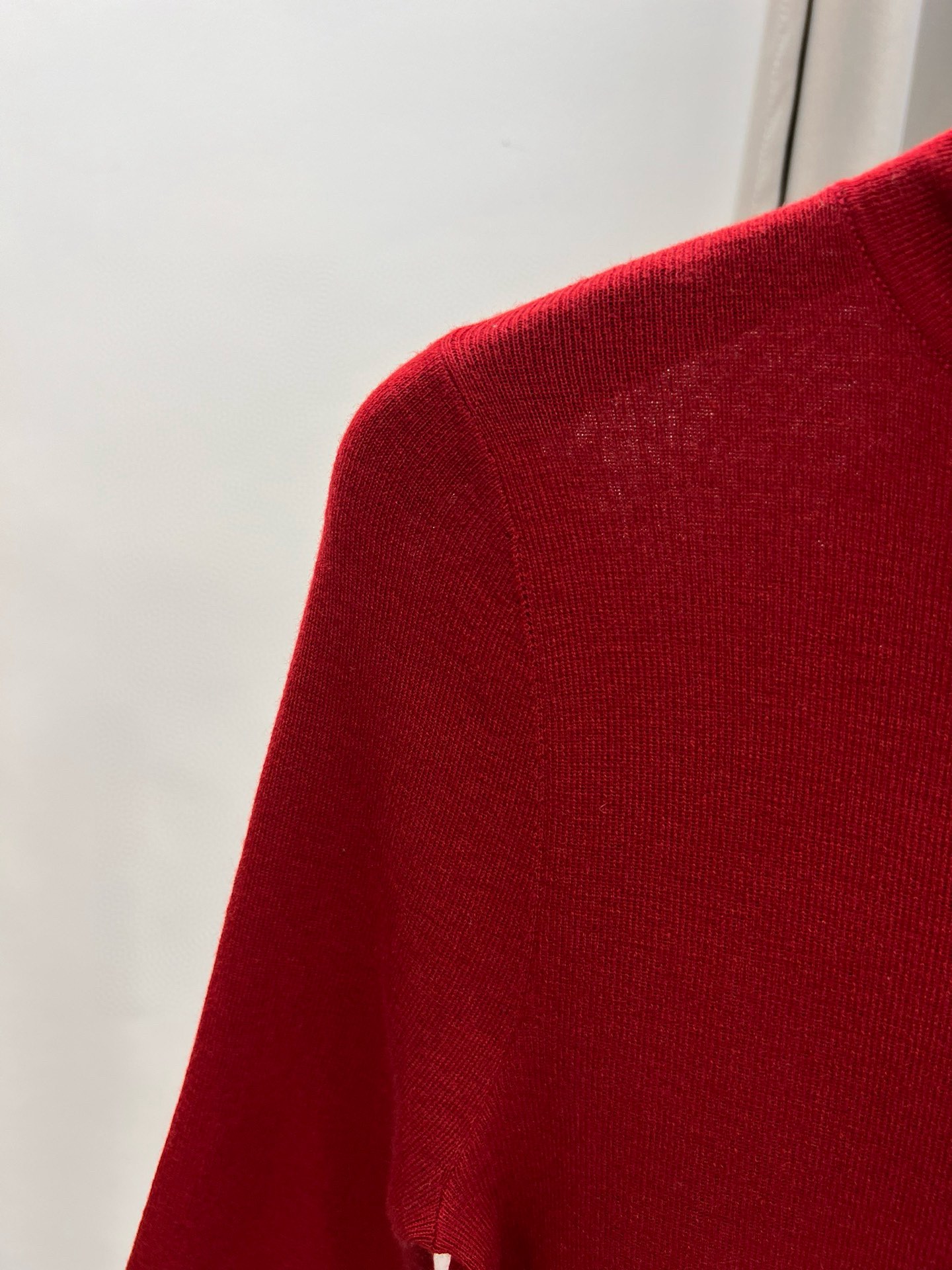 圣罗兰羊毛加真丝金属字母高领内搭 修身套头长袖针织打底衫女秋 颜色，白色、黑色、枣红，驼色、灰色码数：S