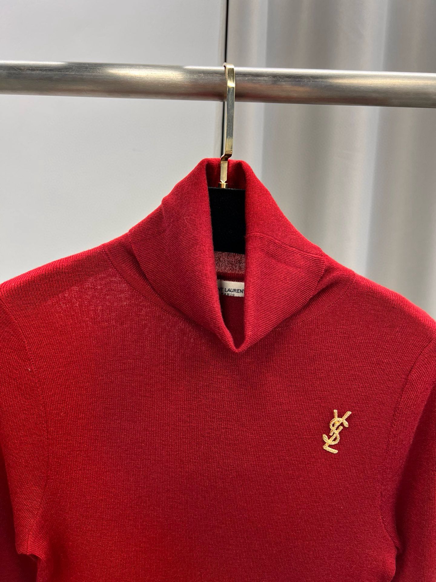 圣罗兰羊毛加真丝金属字母高领内搭 修身套头长袖针织打底衫女秋 颜色，白色、黑色、枣红，驼色、灰色码数：S