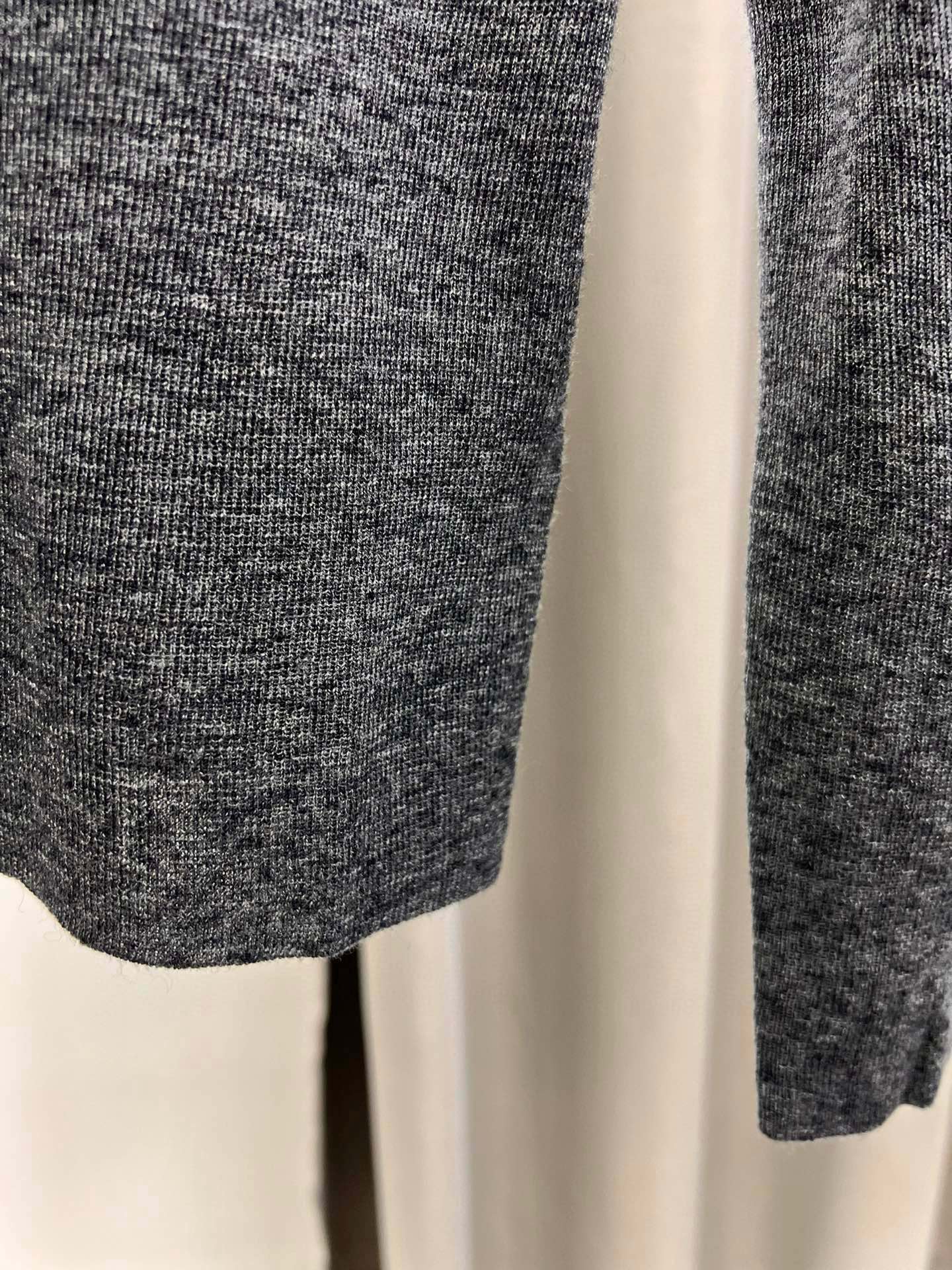 圣罗兰羊毛加真丝金属字母高领内搭 修身套头长袖针织打底衫女秋 颜色，白色、黑色、枣红，驼色、灰色码数：S