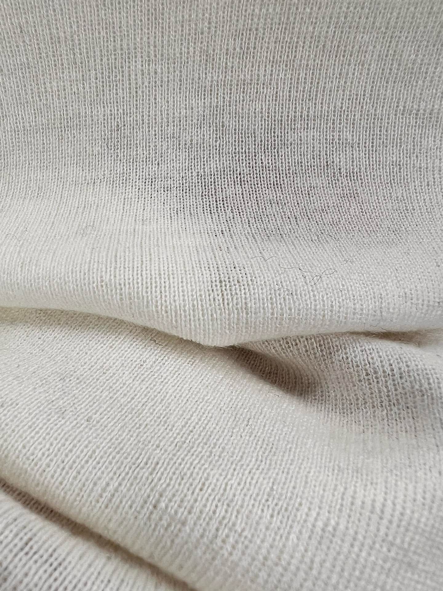 圣罗兰羊毛加真丝金属字母高领内搭 修身套头长袖针织打底衫女秋 颜色，白色、黑色、枣红，驼色、灰色码数：S