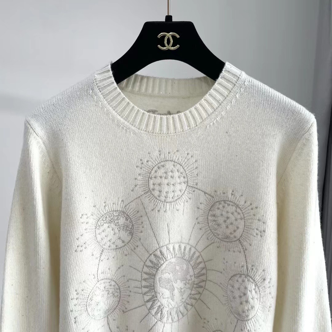 D家：迪奥女装黑色占星学嵌花刺绣羊绒针织圆领长袖休闲毛衣颜色：黑色和白色码数：S ～𠃊