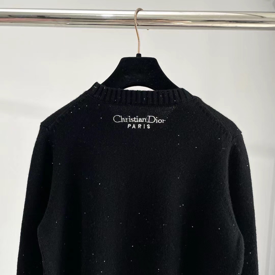 D家：迪奥女装黑色占星学嵌花刺绣羊绒针织圆领长袖休闲毛衣颜色：黑色和白色码数：S ～𠃊