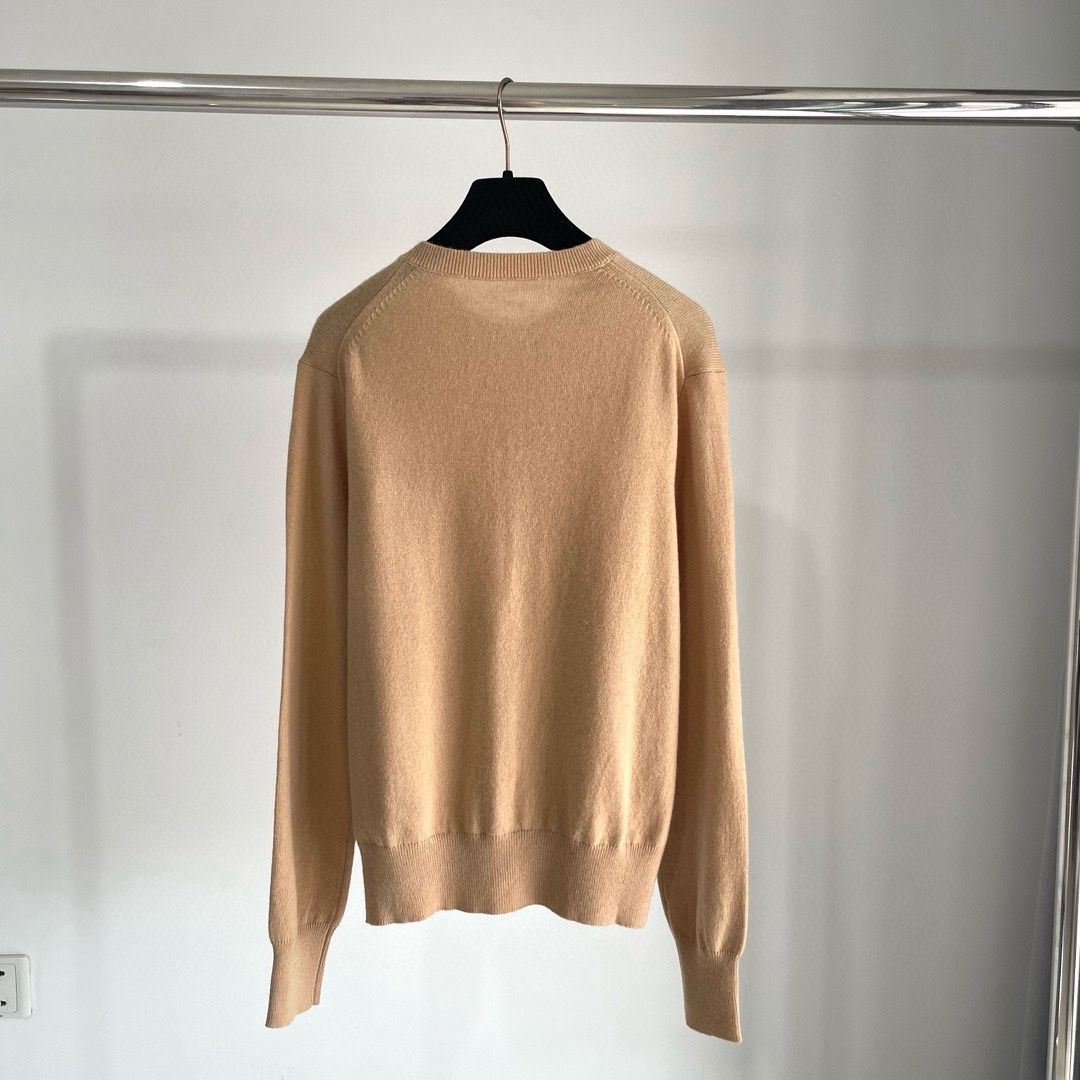 双老虎头实物图秋冬新品女士开衫双头狐狸针织衫毛衣开衫颜色：白色、天兰、绿色、玫红、灰色、驼色、黑色、粉色