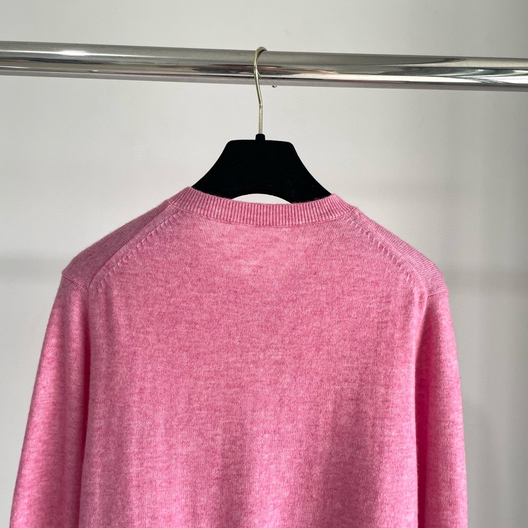 双老虎头实物图秋冬新品女士开衫双头狐狸针织衫毛衣开衫颜色：白色、天兰、绿色、玫红、灰色、驼色、黑色、粉色