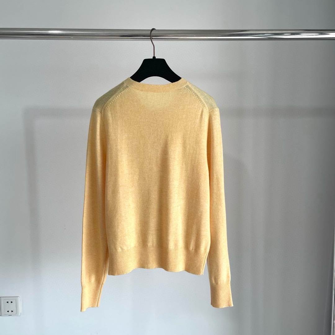 双老虎头实物图秋冬新品女士开衫双头狐狸针织衫毛衣开衫颜色：白色、天兰、绿色、玫红、灰色、驼色、黑色、粉色