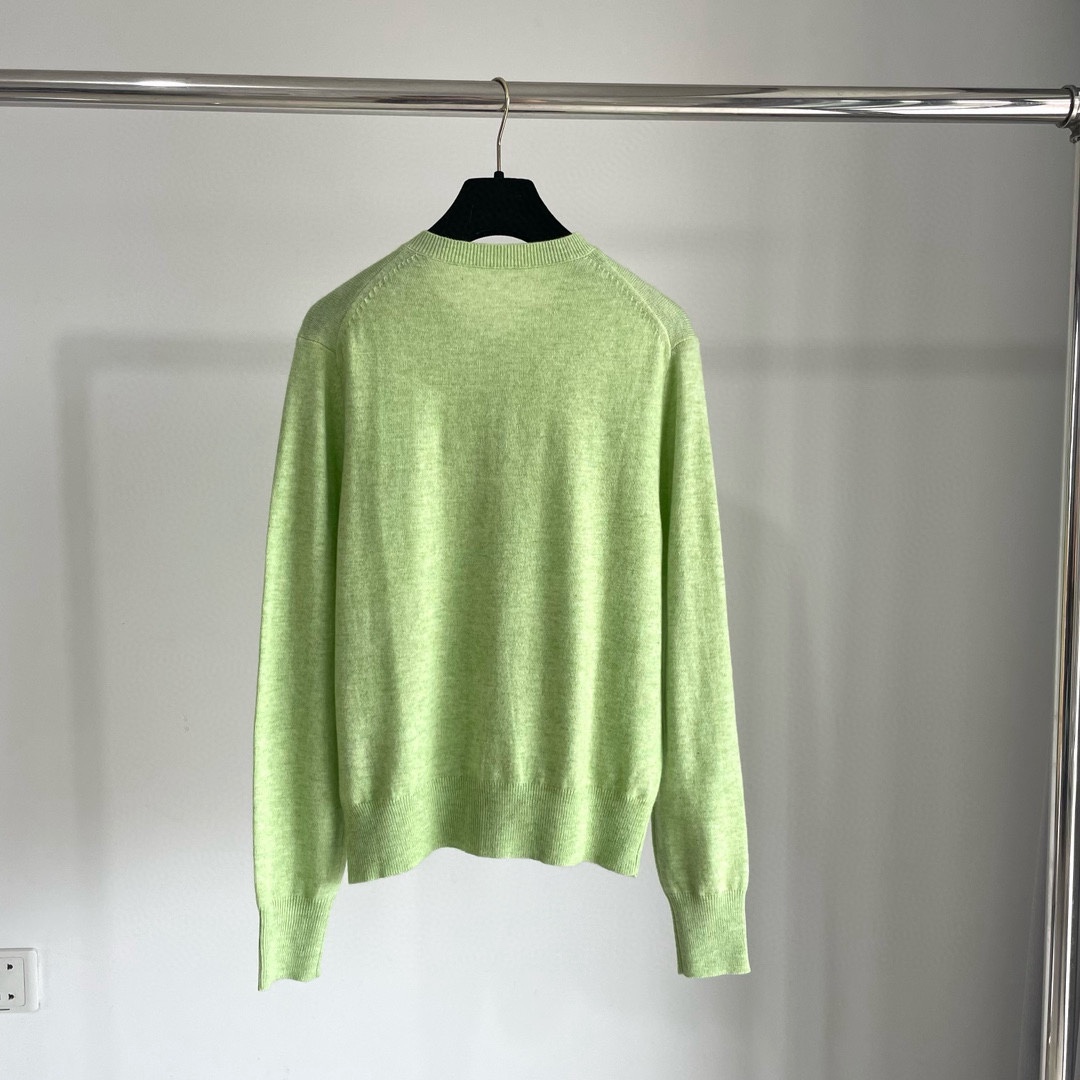 双老虎头实物图秋冬新品女士开衫双头狐狸针织衫毛衣开衫颜色：白色、天兰、绿色、玫红、灰色、驼色、黑色、粉色