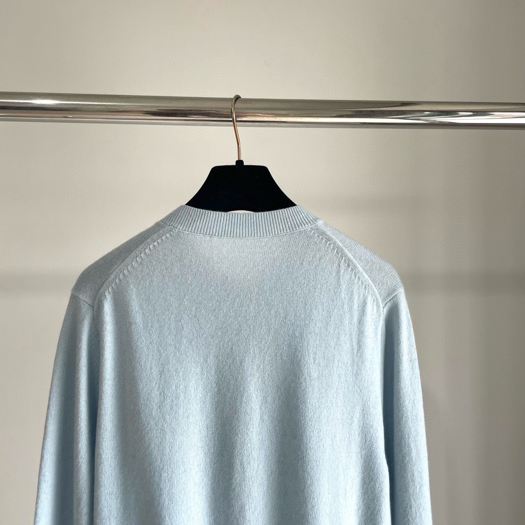 双老虎头实物图秋冬新品女士开衫双头狐狸针织衫毛衣开衫颜色：白色、天兰、绿色、玫红、灰色、驼色、黑色、粉色