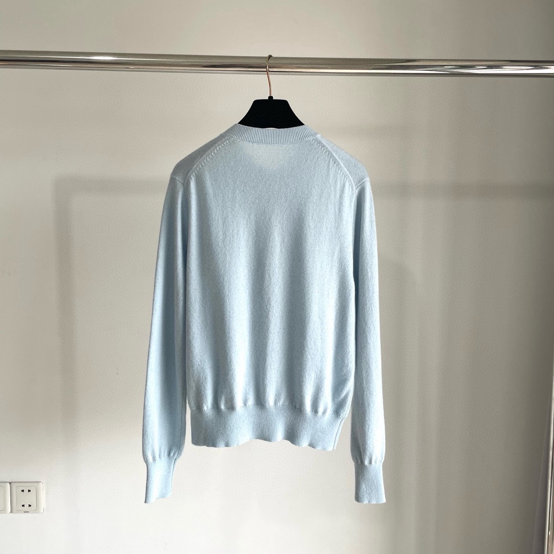 双老虎头实物图秋冬新品女士开衫双头狐狸针织衫毛衣开衫颜色：白色、天兰、绿色、玫红、灰色、驼色、黑色、粉色