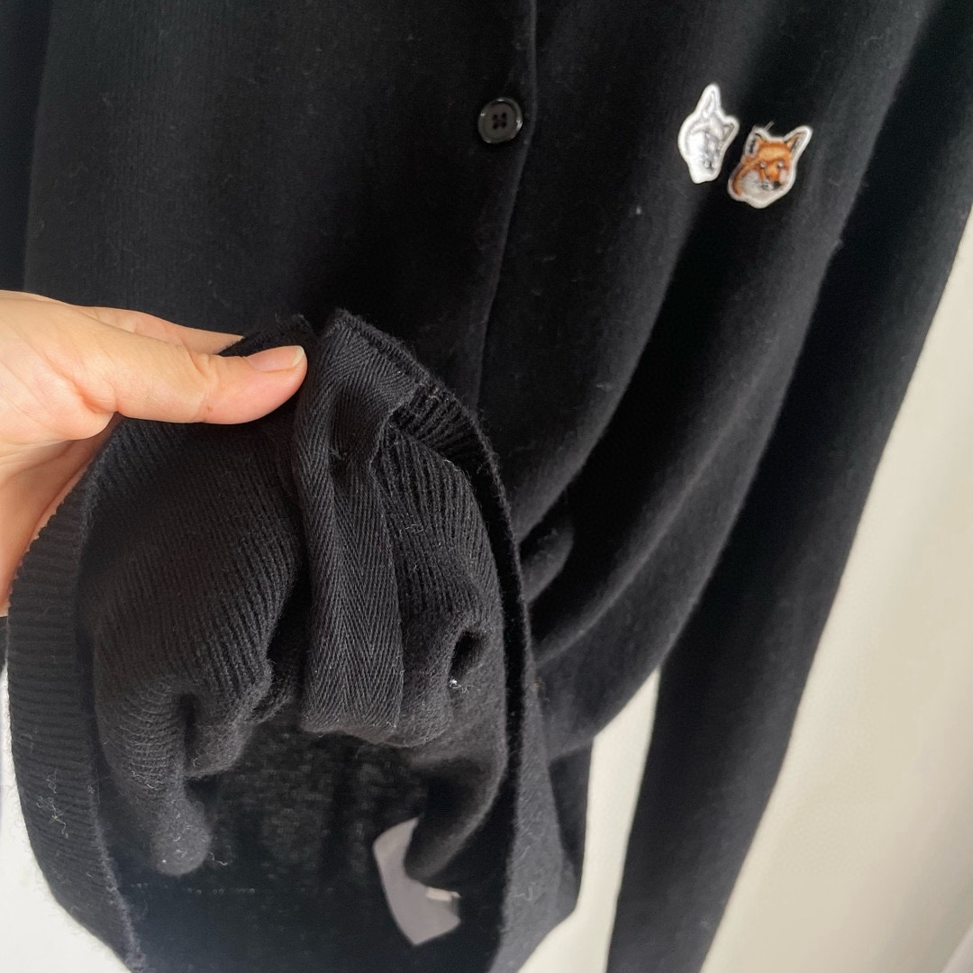 双老虎头实物图秋冬新品女士开衫双头狐狸针织衫毛衣开衫颜色：白色、天兰、绿色、玫红、灰色、驼色、黑色、粉色