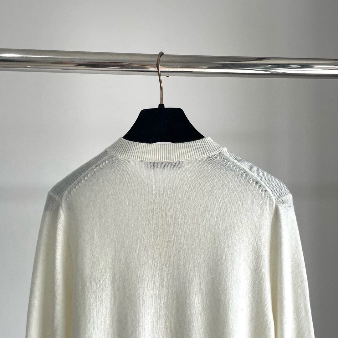 双老虎头实物图秋冬新品女士开衫双头狐狸针织衫毛衣开衫颜色：白色、天兰、绿色、玫红、灰色、驼色、黑色、粉色