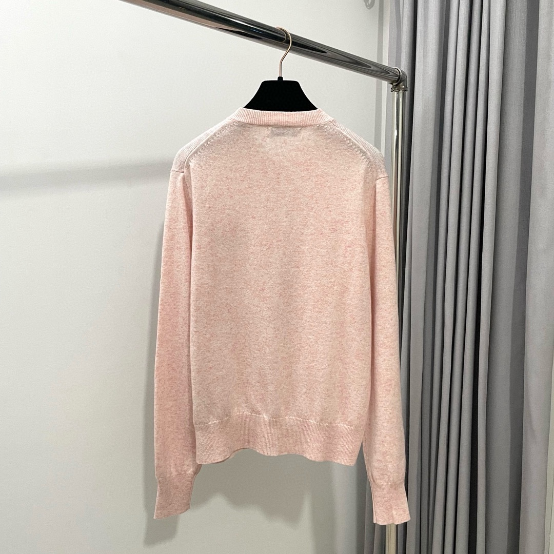 双老虎头实物图秋冬新品女士开衫双头狐狸针织衫毛衣开衫颜色：白色、天兰、绿色、玫红、灰色、驼色、黑色、粉色