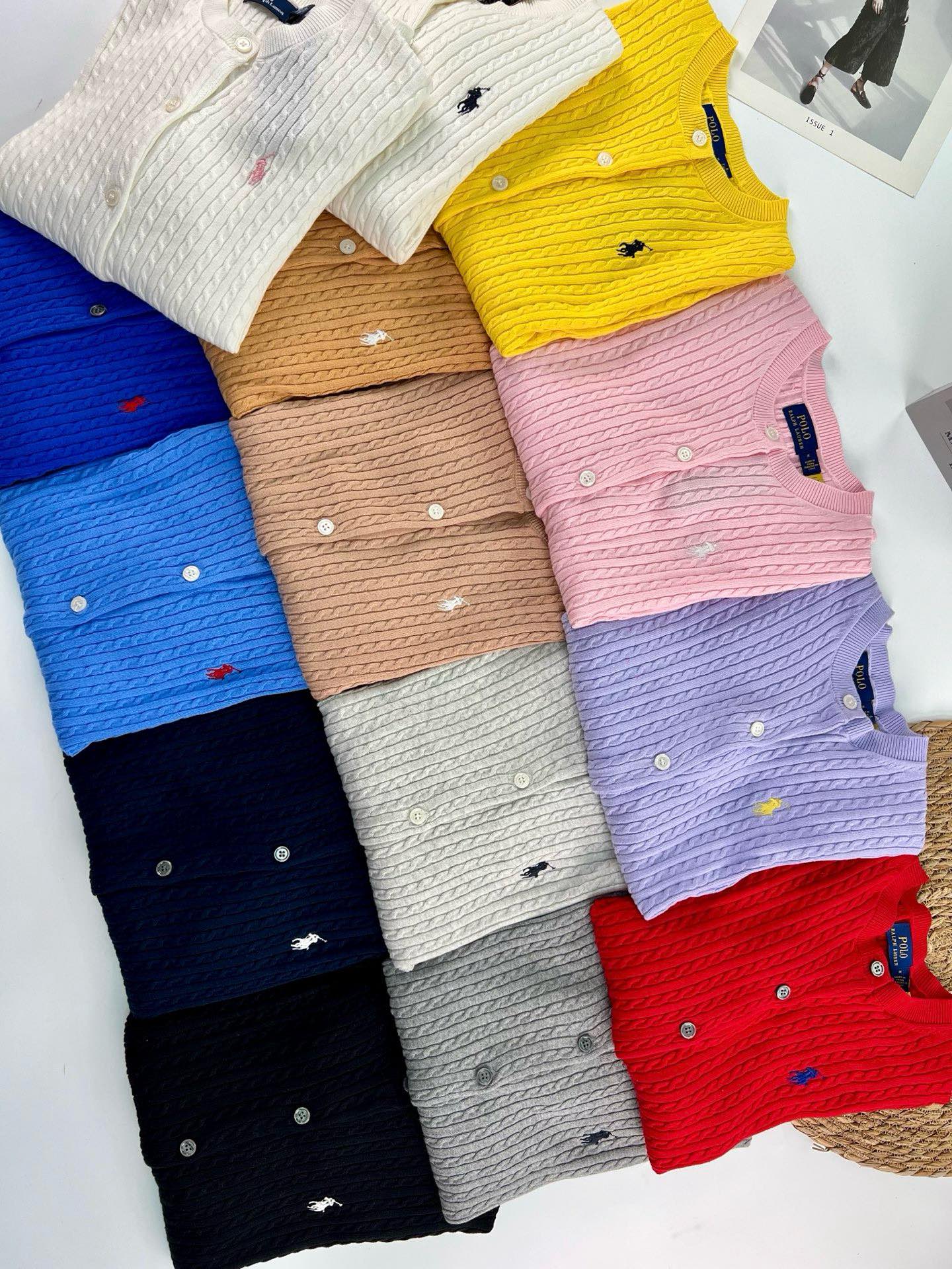 P家：女款圆领纯棉小麻花开衫，绞花细麻花设计+小马标，永不过时，每年都流行的爆款小开衫颜色：白色（黑标、