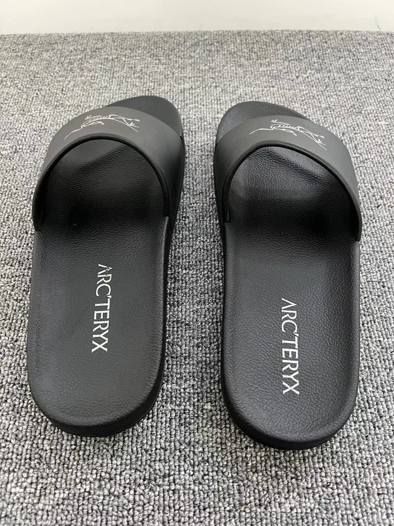 Trendy Couple Slippers with Multiple Size Options for Comfort and Style. - 图片 6