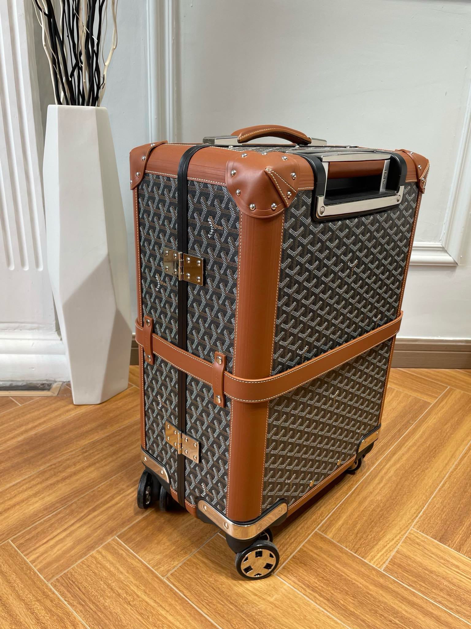 Goya Goyard Handmade Boarding Box: Classic, High-Quality Travel Essential - 图片 3
