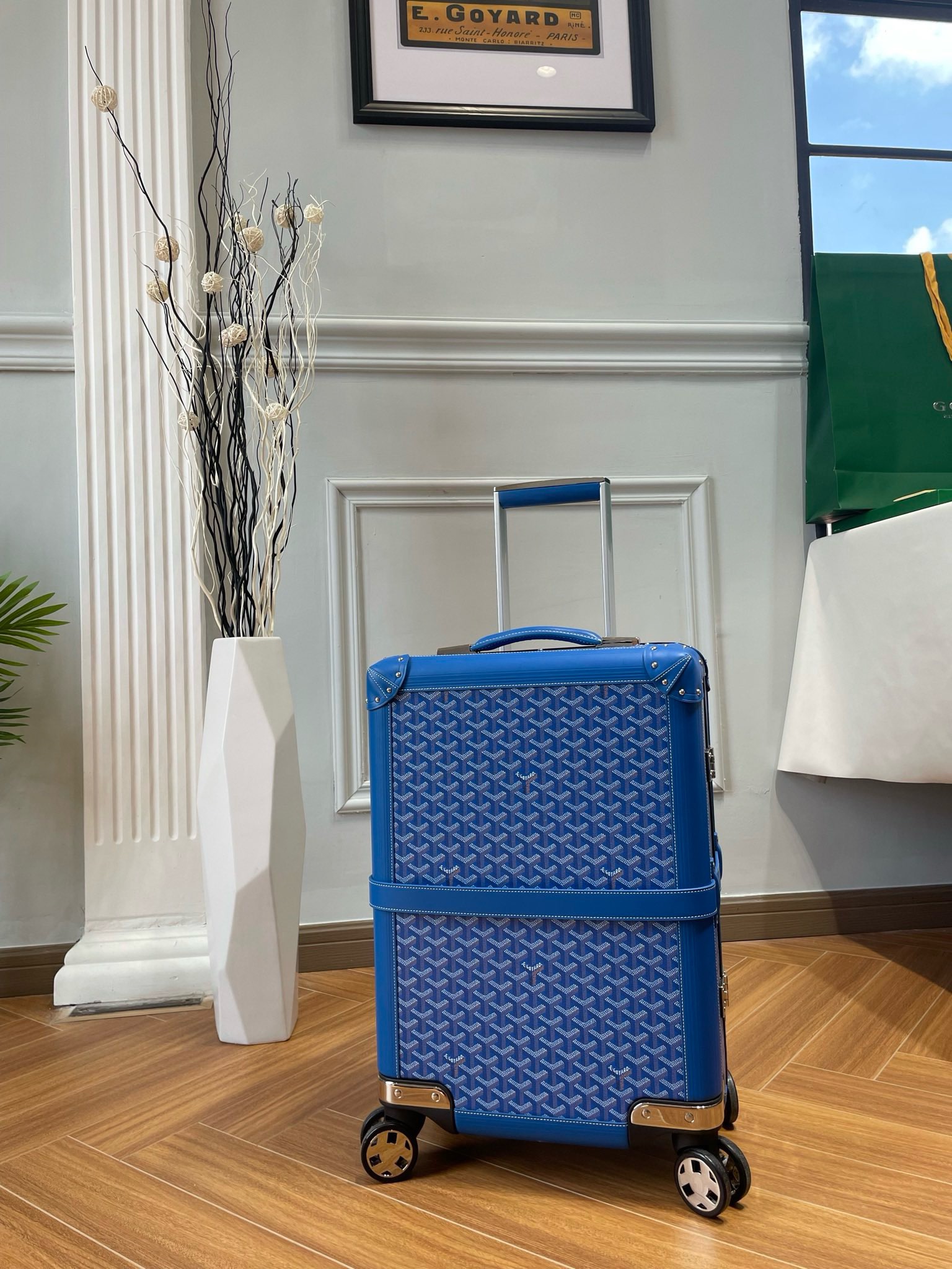 Goya Goyard Handmade Boarding Box: Top-Class Traveler’s Essential