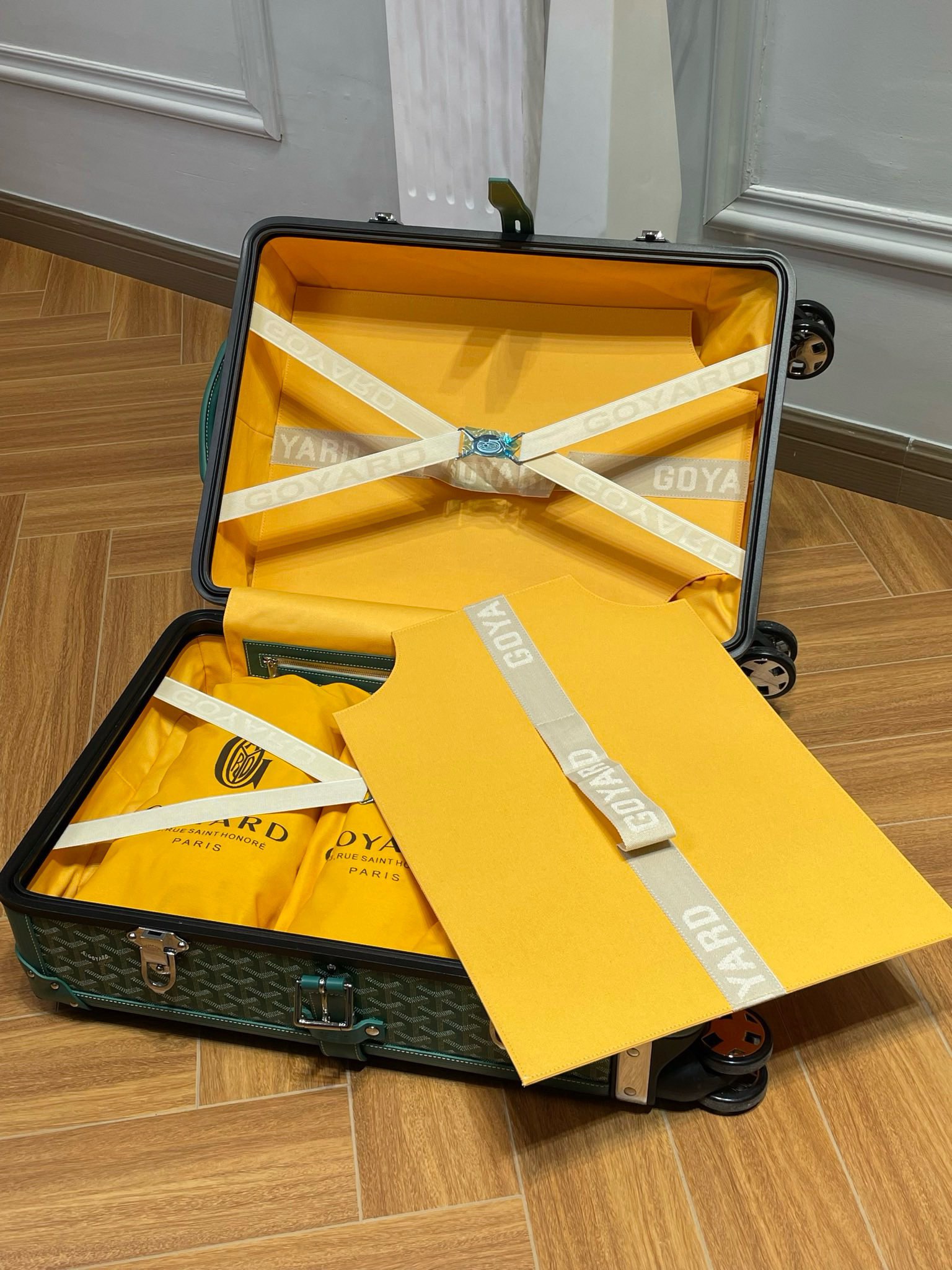 Goya Goyard Handmade Traveler Boarding Box: Top-Class Quality and European Heritage - 图片 7