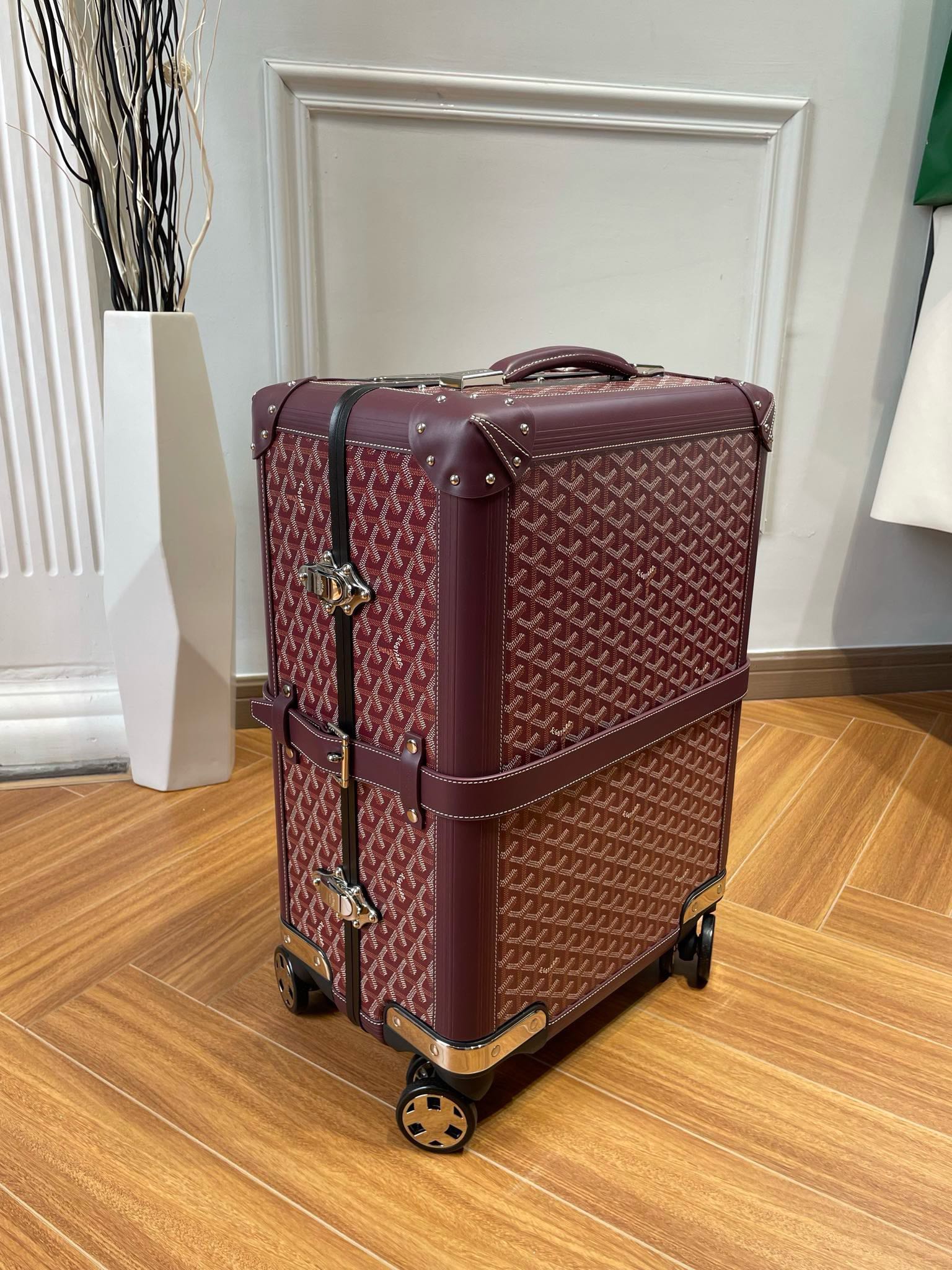 Goya Goyard Handcrafted Traveler’s Boarding Box: Classic Heritage, High Quality, Elegant Design - 图片 3