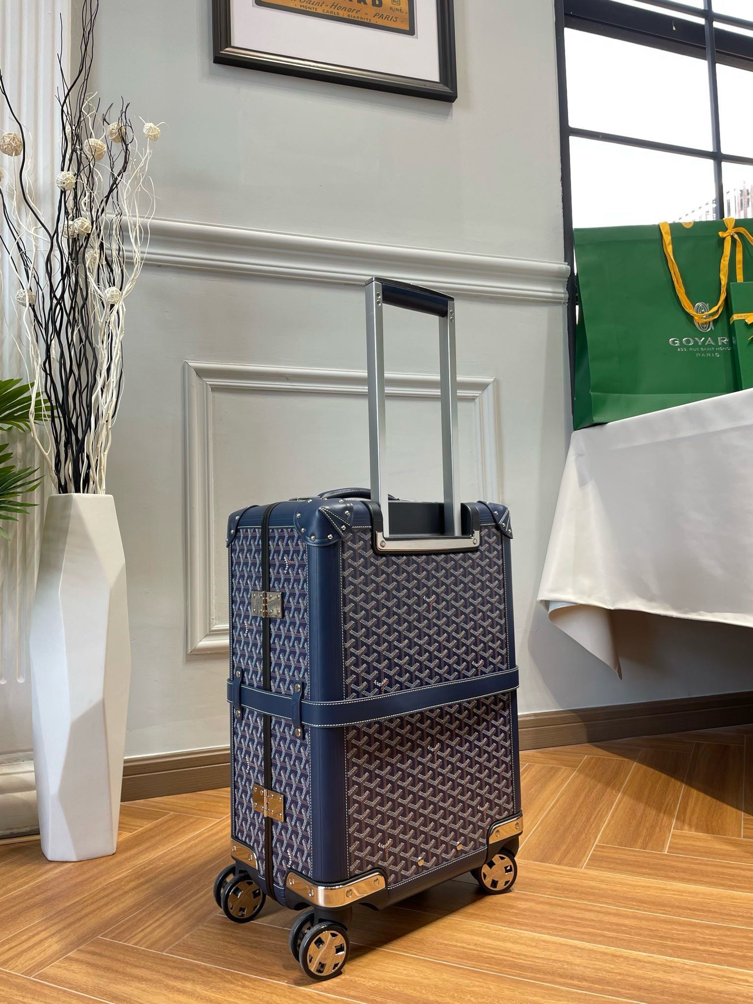 Goyard Top-Class Traveler’s Boarding Box: Handmade Luxury in Classic Heritage - 图片 2