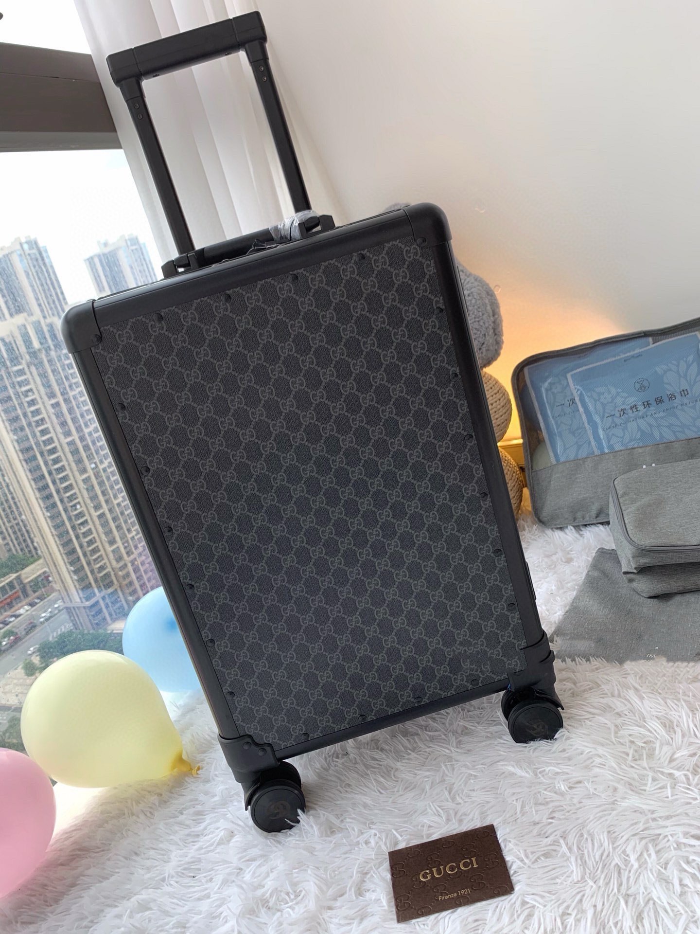 Gucci Retro Suitcases and Stickboxes Collection Overview