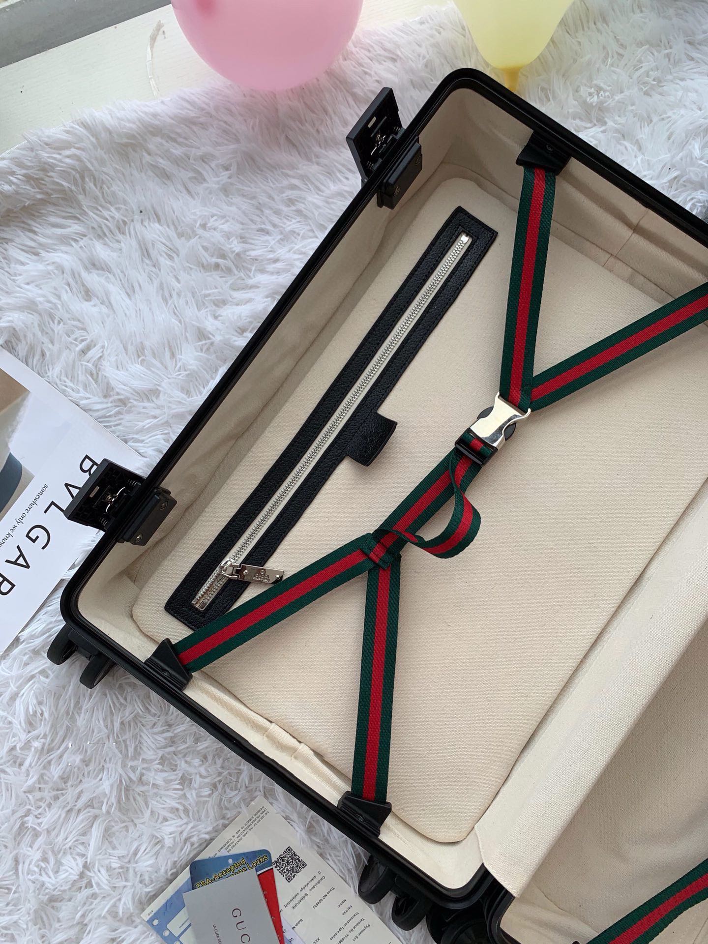 Gucc.i Gou Qi Suitcases: Retro Style with Classic Double G Flower Design - 图片 9