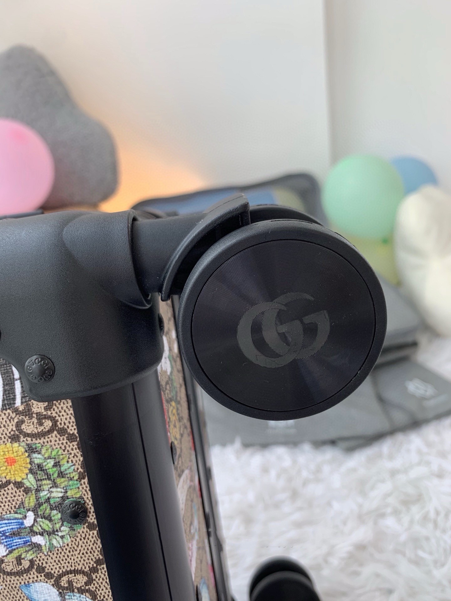 Gucc.i Gou Qi Suitcases/Stickboxes Collection Highlights Classic Double G Flower Design - 图片 7