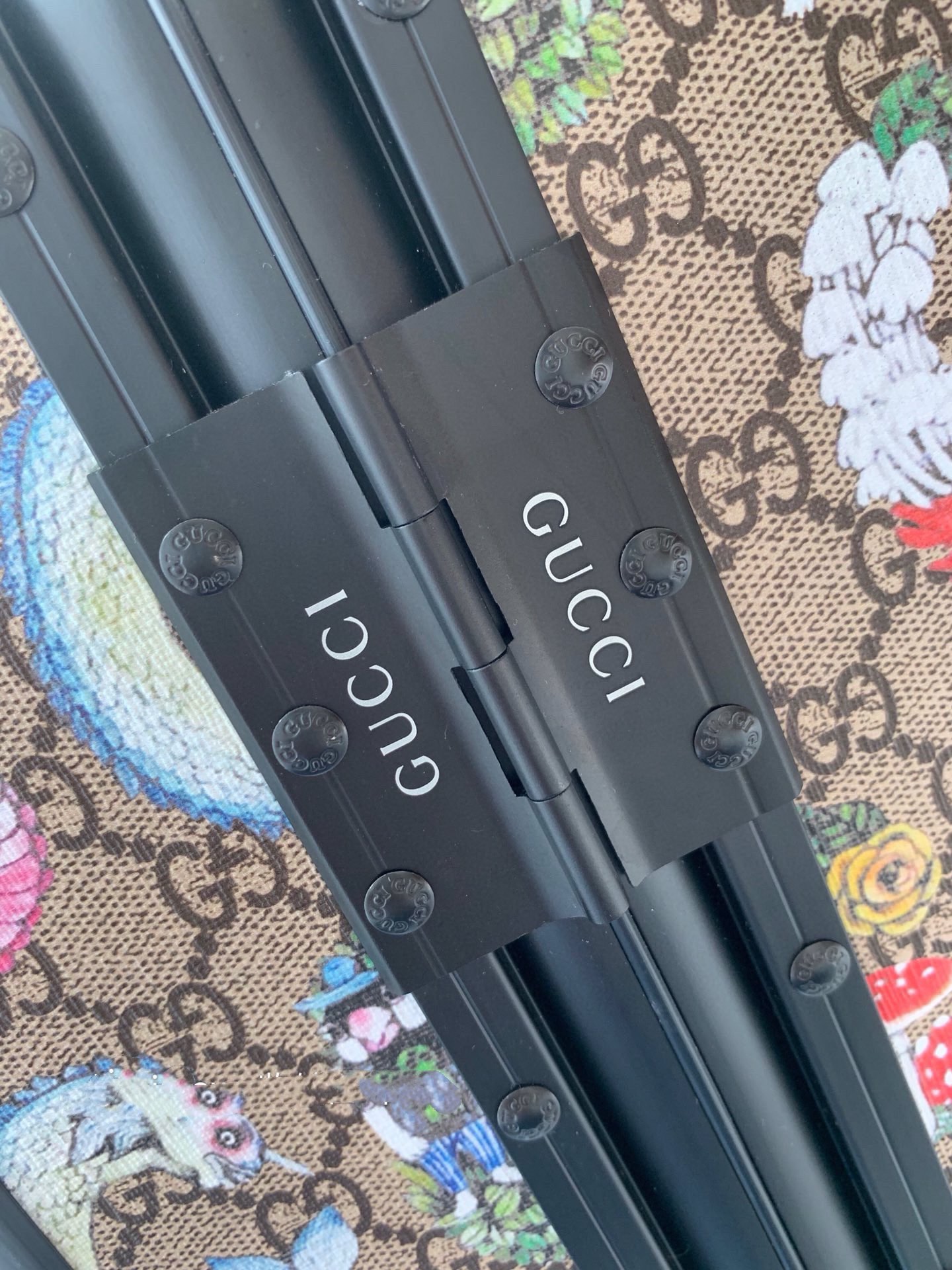 Gucc.i Gou Qi Suitcases/Stickboxes Collection Highlights Classic Double G Flower Design - 图片 5