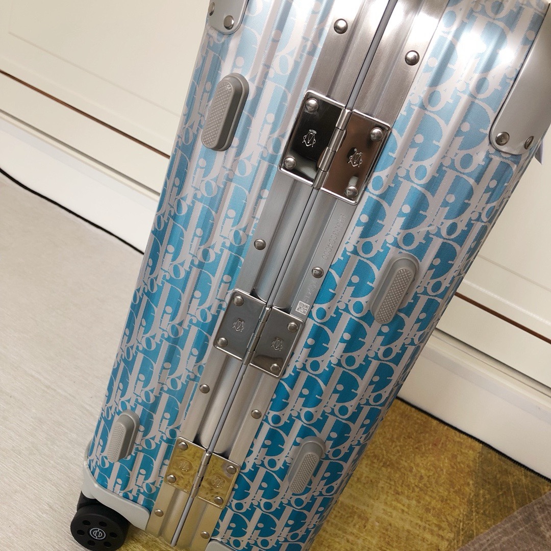 “Dior 2020 Aluminium Alloy Luggage Collection with Dior Elements and German Design” - 图片 4