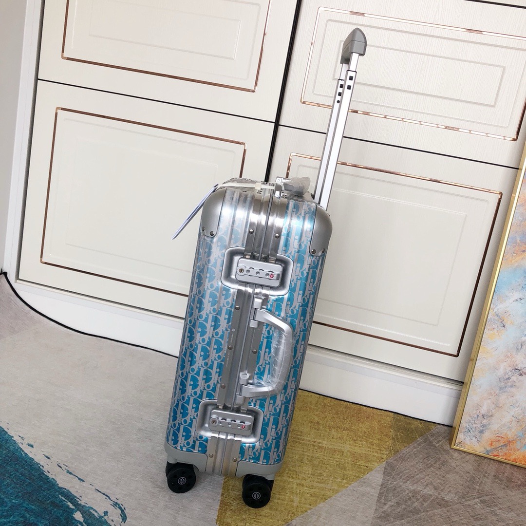 “Dior 2020 Aluminium Alloy Luggage Collection with Dior Elements and German Design” - 图片 6