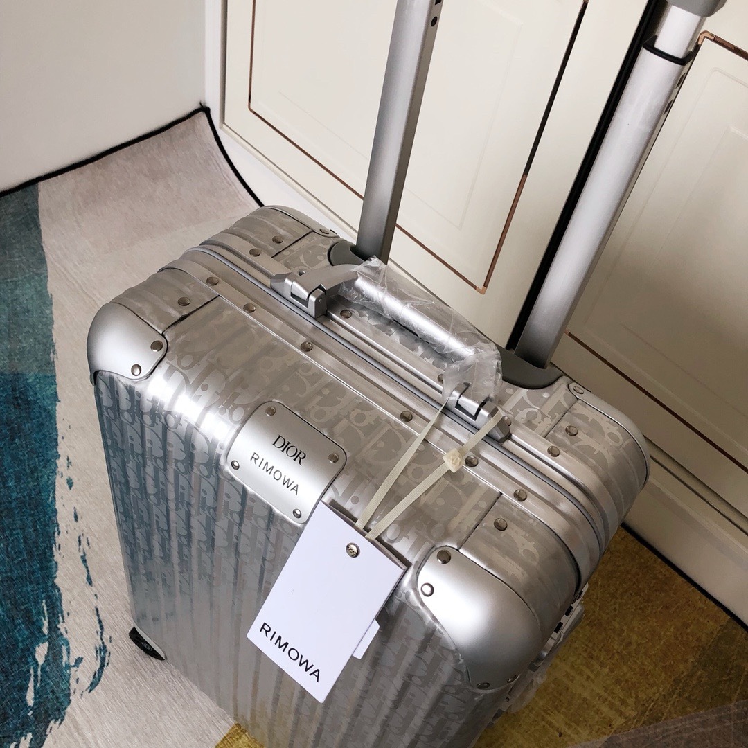 “Dior’s 2020 Aluminium Alloy Luggage Collection with Dior Elements” - 图片 2