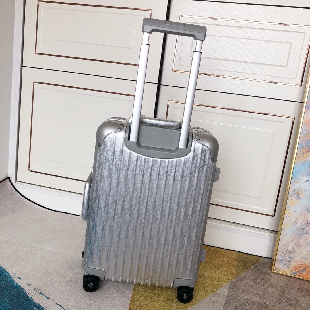 “Dior’s 2020 Aluminium Alloy Luggage Collection with Dior Elements” - 图片 5