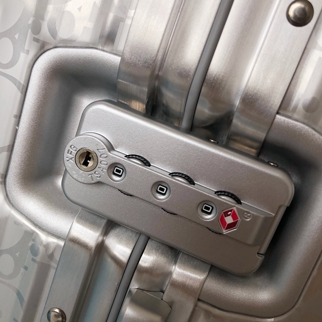 “Dior’s 2020 Aluminium Alloy Luggage Collection with Dior Elements” - 图片 8