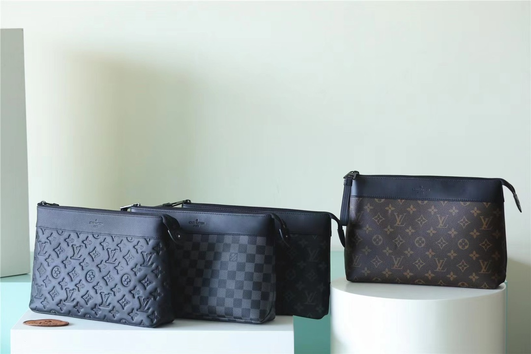 M82543 Full Leather Embossed, Black Monogram on Black Leather, Black Dam - Bag