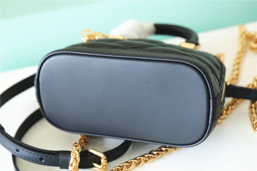 Officially selling M83048 LV Nano Alma handbag Louis Vuitton classic style. This handbag is exquisitely designed, made of soft sheepskin. The all
