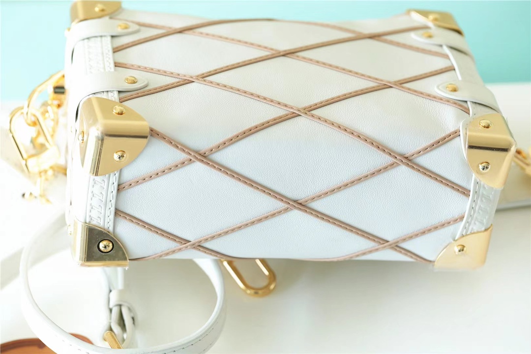 Louis Vuitton White trumpet 24 new products launched