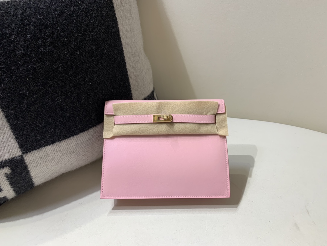 Hermes Kelly Torebki Torby typu crossbody i na ramię Różowy Złoty sprzęt