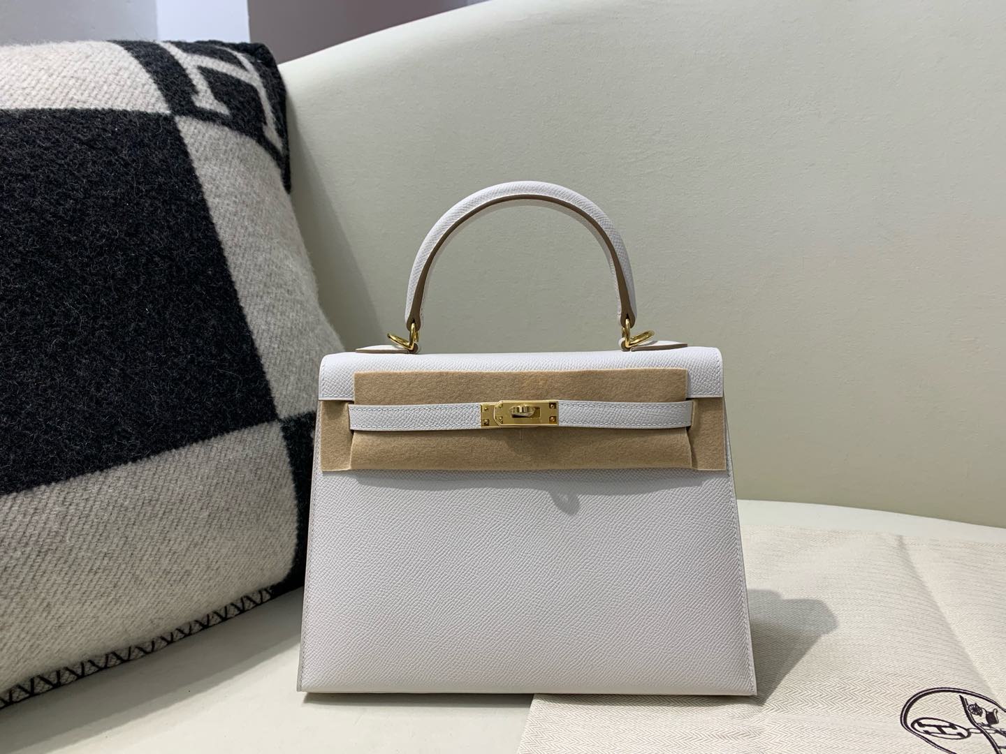 NO:699199,Kelly25cm gold buckle esom M4 milk gray top handmade, Hermes, hermes, Hermes,19860909Kelly25cm 金扣 esom M4奶灰色 顶级纯手工,爱马仕,hermes,Hermes,,Bag