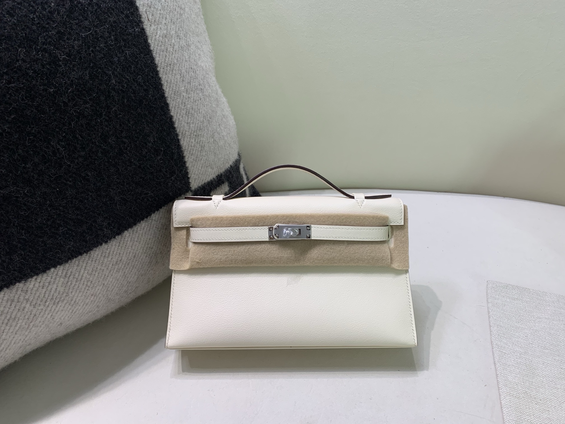 NO:699179,mini Kelly generation silver buckle Swift i2 cream white top pure hand,Hermes,hermes,stuart weitzman,Hermes,19860909mini Kelly一代 银扣 Swift i2奶油白 顶级纯手,爱马仕,hermes,stuart weitzman,Hermes,,Bag