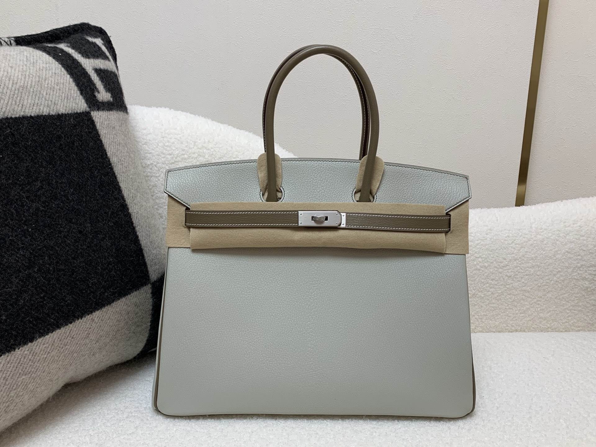 NO:699222,birkin35cm frosted silver buckle goatskin Chevre pearl gray and elephant gray top quality handmade, Hermes, hermes, sheepskin, Hermes,19860909birkin35cm 磨砂银扣 山羊皮Chevre珍珠灰拼大象灰 顶级纯手工,爱马仕,hermes,sheepskin,Hermes,,Bag