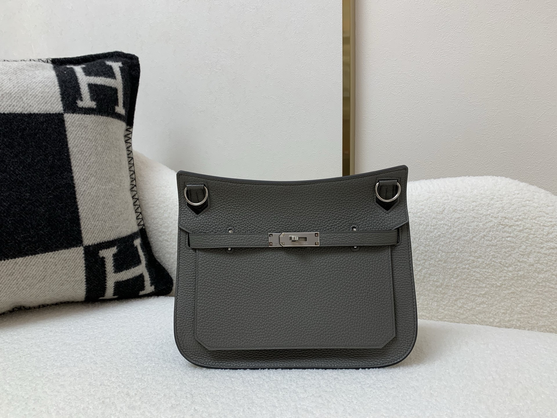 NO:699198,Jysiere 28cm gypsy silver buckle TC 0L cumulonimbus gray top handmade, Hermes, hermes, Hermes,19860909Jysiere 28cm 吉普赛 银扣 TC 0L积雨云灰 顶级纯手工,爱马仕,hermes,Hermes,,Bag