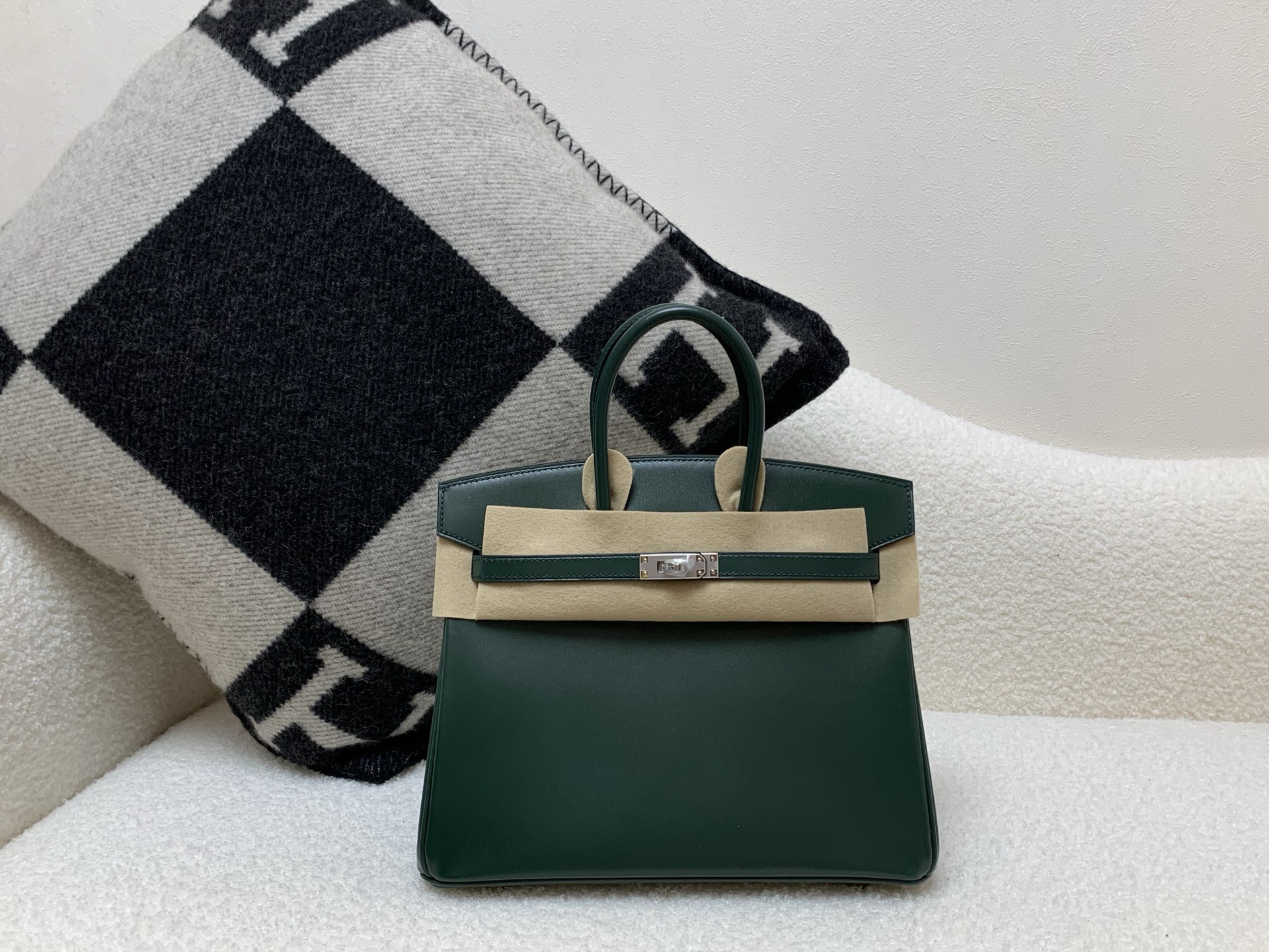 NO:699185,birkin25cm silver buckle box emerald top pure hand,Hermes,hermes,Hermes,19860909birkin25cm 银扣 box 祖母绿 顶级纯手,爱马仕,hermes,Hermes,,Bag