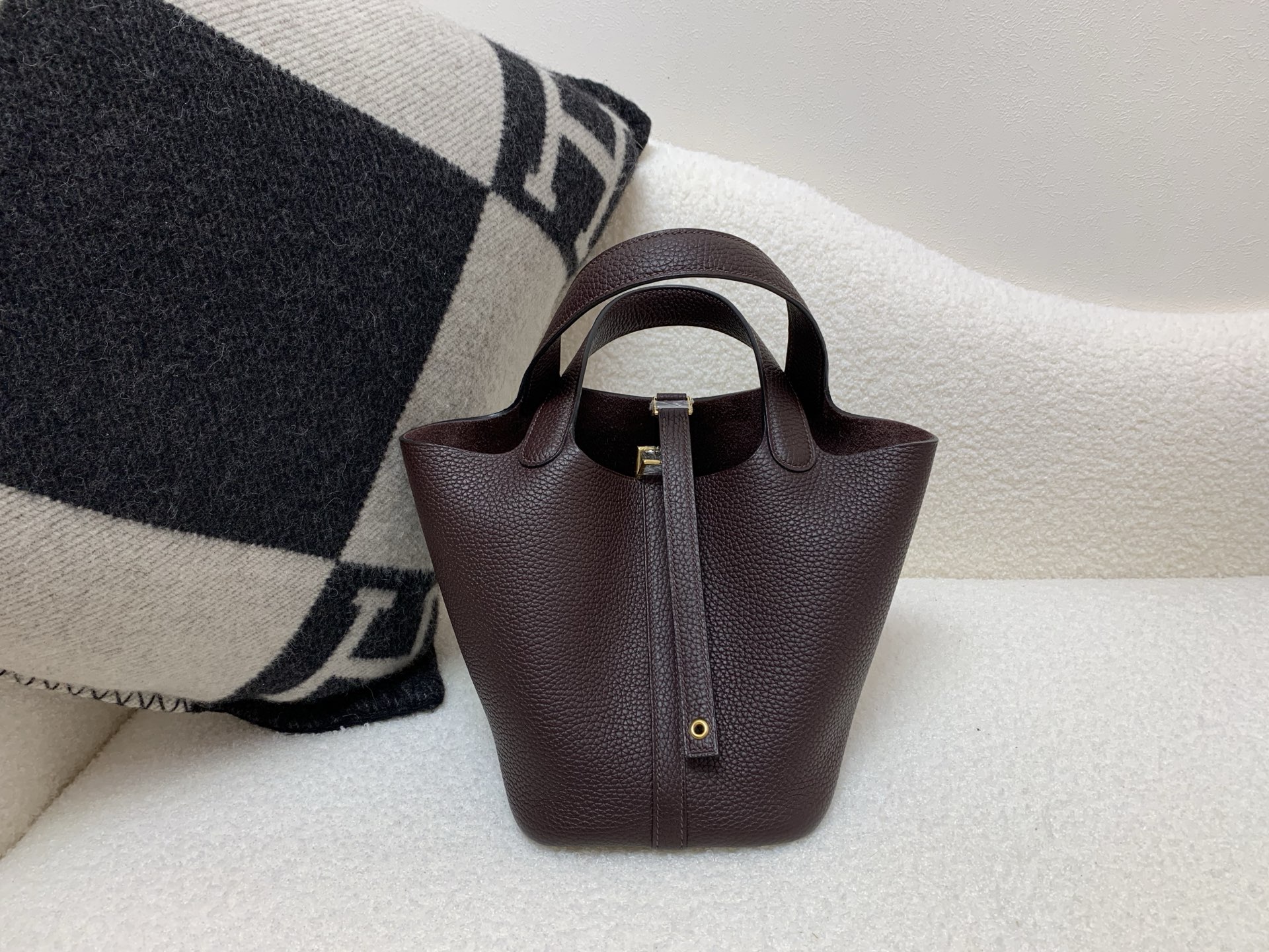 NO:699205,icotin Lock vegetable basket 18cm gold buckle TC 0G saddle red top pure hand, Hermes, hermes, Hermes,19860909icotin Lock 菜篮子 18cm 金扣 TC 0G马鞍红 顶级纯手,爱马仕,hermes,Hermes,,Bag