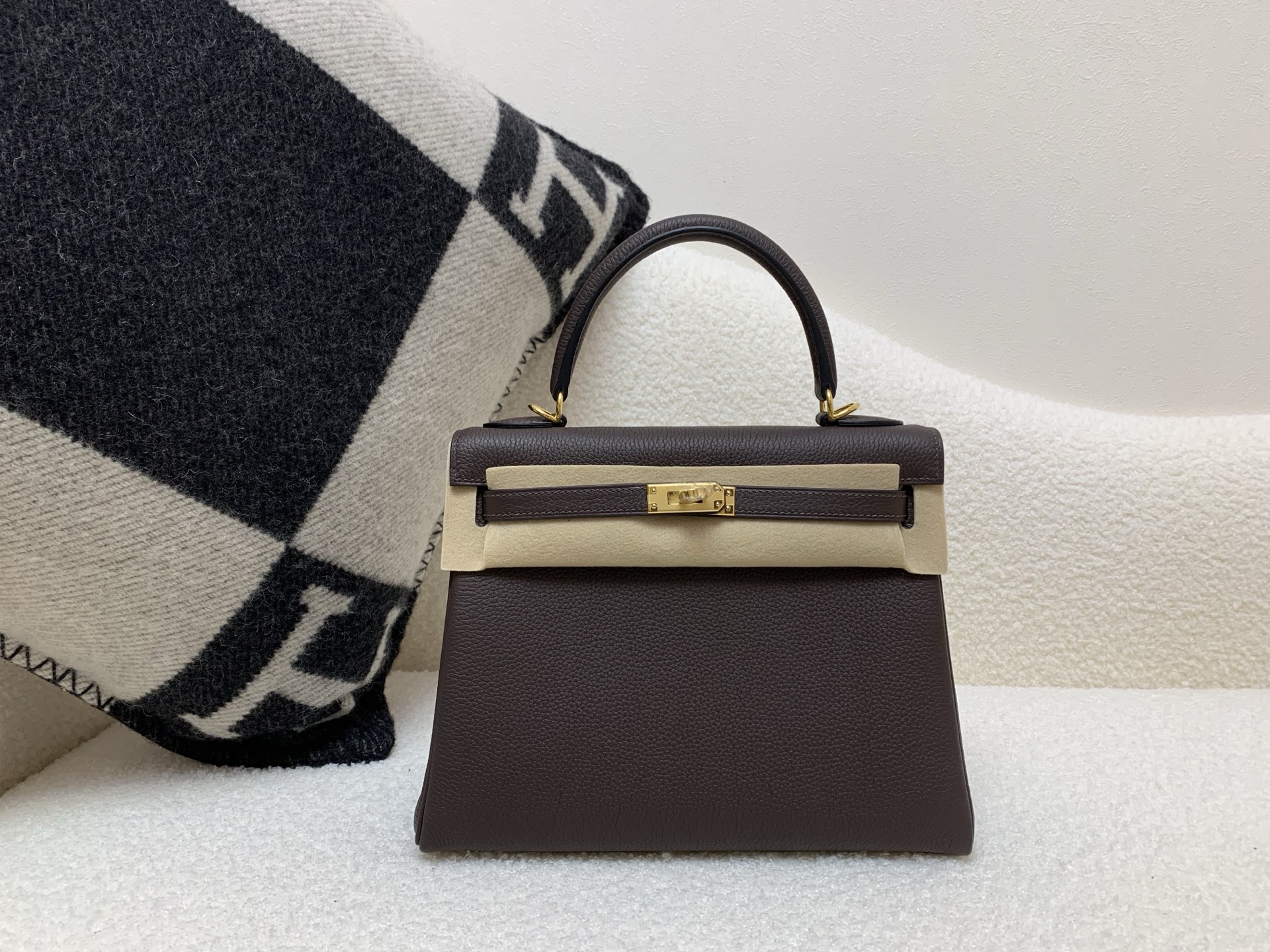 NO:699186,Kelly 25cm gold buckle, German togo, chocolate color, top quality handmade, Hermes, hermes, Hermes,19860909Kelly25cm 金扣 德国togo 巧克力色 顶级纯手工,爱马仕,hermes,Hermes,,Bag