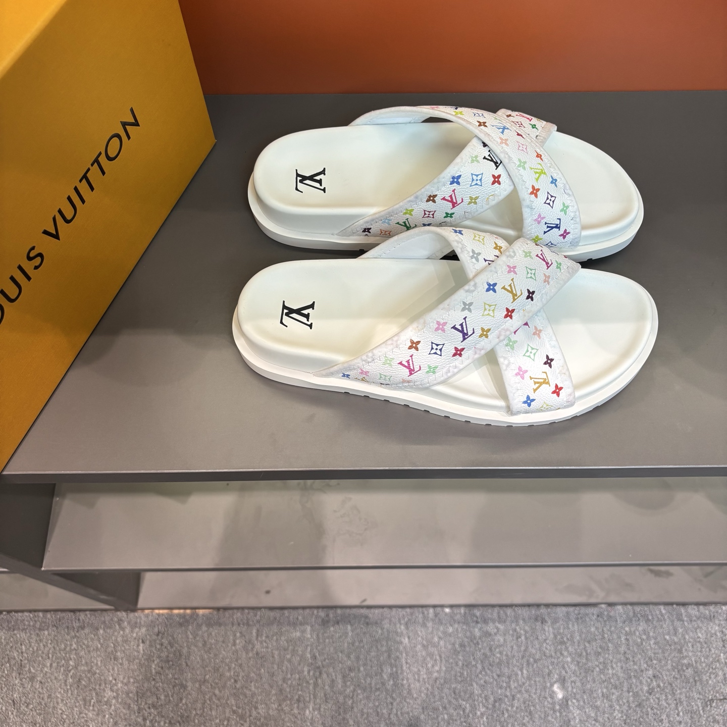 Louis Vuitton Men's Summer Slides: Classic Style, Comfortable Fit 4 i1745719688643 3096 0 2