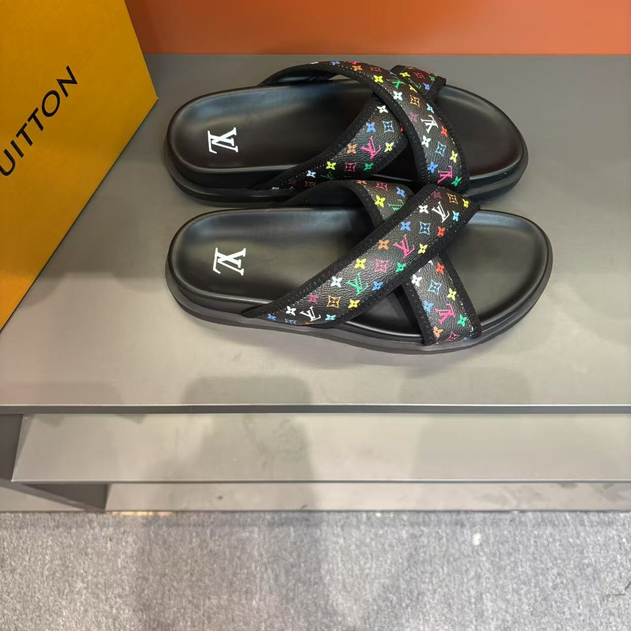 Louis Vuitton Men's Summer Sandals - Classic Monogram & Comfortable Design 4 i1745719723337 2591 0 2
