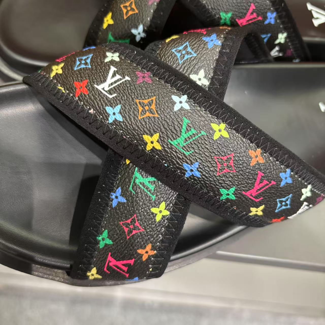 Louis Vuitton Men's Summer Sandals - Classic Monogram & Comfortable Design 9 i1745719723337 7081 0 7