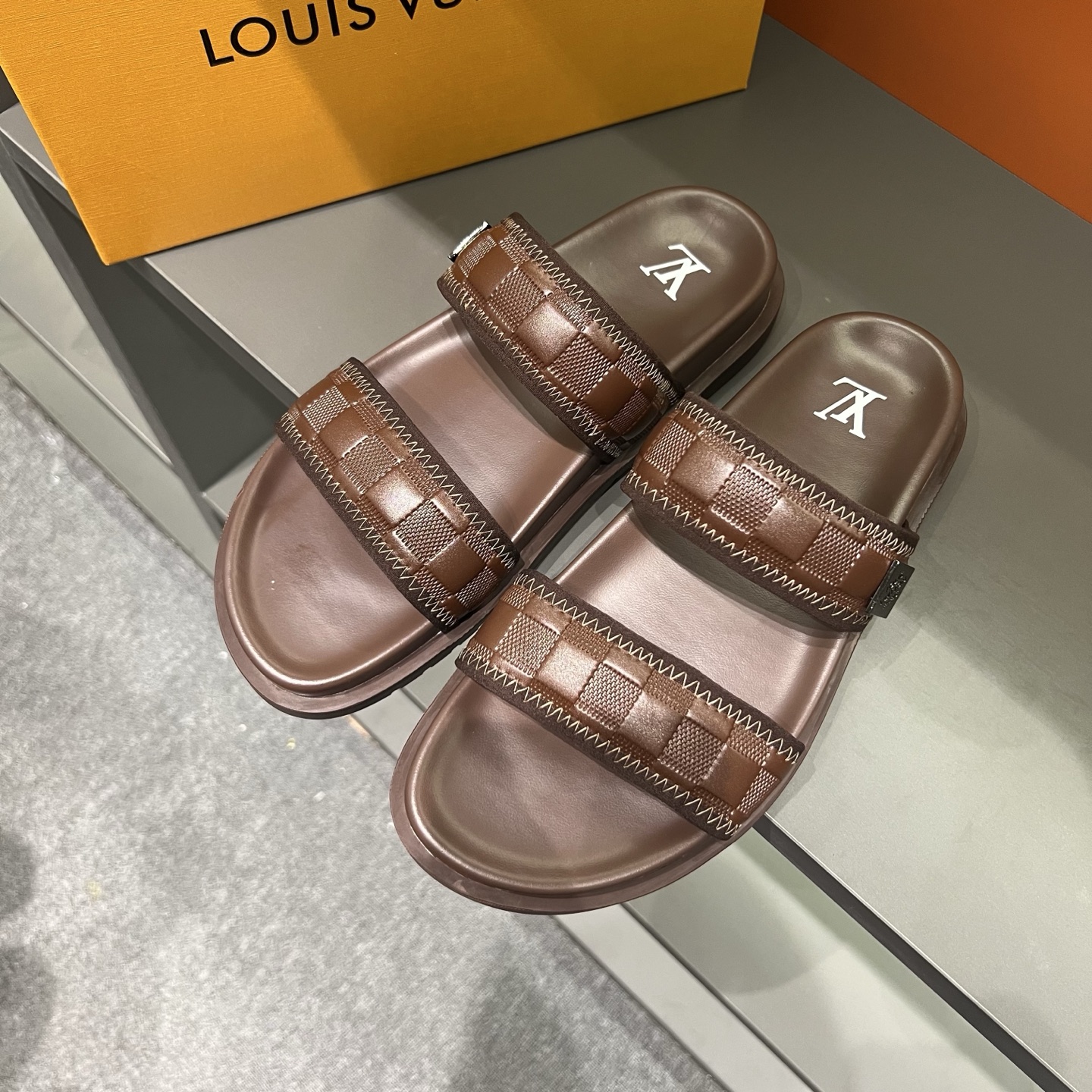 Louis Vuitton Men's Summer Brown Sandals, Classic Design, Comfortable Slides 3 i1747027868554 8005 0 1