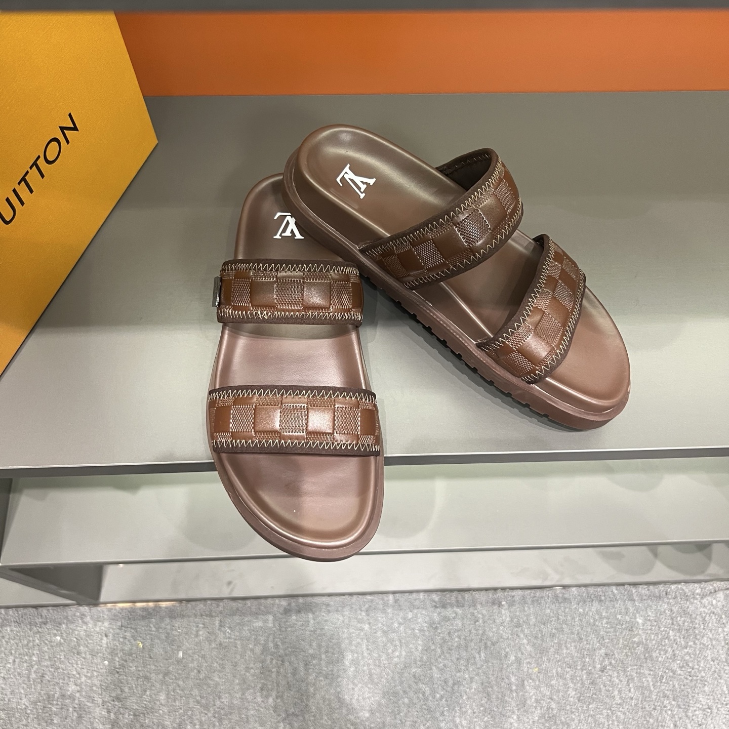 Louis Vuitton Men's Summer Brown Sandals, Classic Design, Comfortable Slides 5 i1747027868594 815 0 3